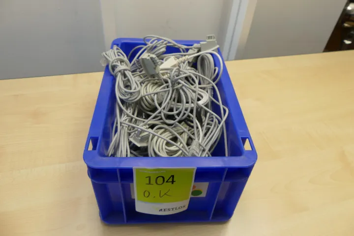 Konvolut Telefon-/Datenkabel mit RJ-Steckern (TAE-Adapter) Umfang: nur der Inhalt, ohne Kiste